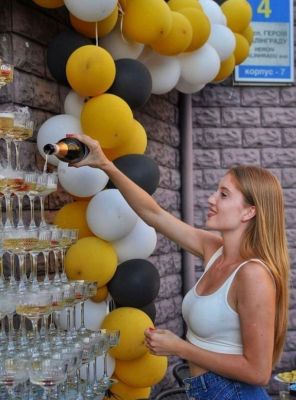 Вызвать девушку для секса (Красотка, рост: 167, вес: 62)